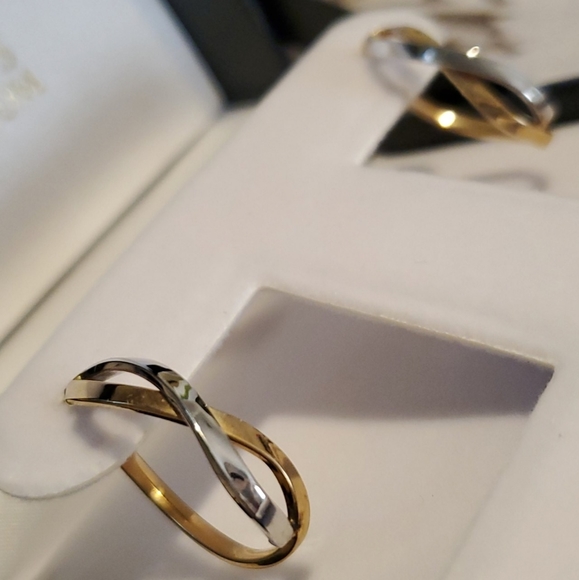 earrings - Picture 2 of 3